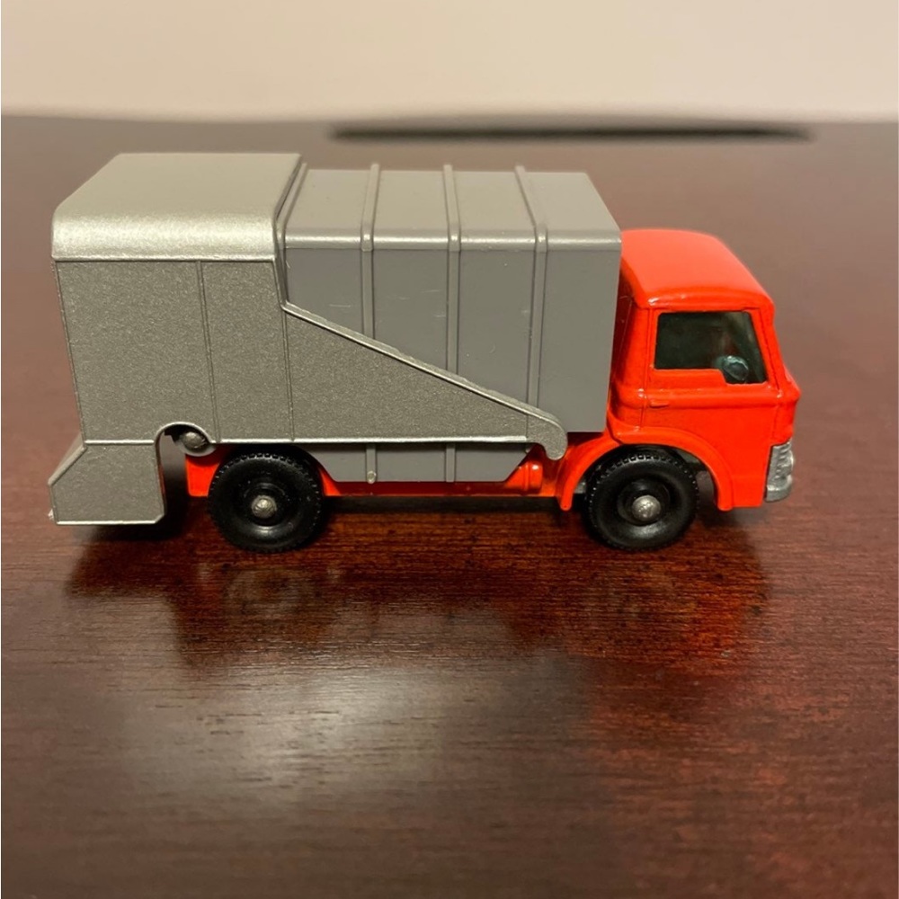 Vintage 60’s matchbox refuse truck
